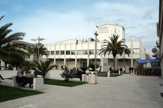 SardReporter's tweet image. Porto Torres. Interventi di emergenza nelle strade per tappare le buche pericolose - sardegnareporter.it/14/03/2018/por…