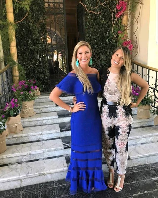SartaVestidos's tweet photo. Así como cuando estas pasando por una etapa de la vida en la que te estas gozando cada minuto, cada amiga, cada momento e irradias felicidad. Conoces a alguien que esté pasando por un momento así? 
Vale, estabas espectacular por dentro y por fuera 😍😍… https://t.co/4WmBRWZjbg https://t.co/ftuL42r9Jv