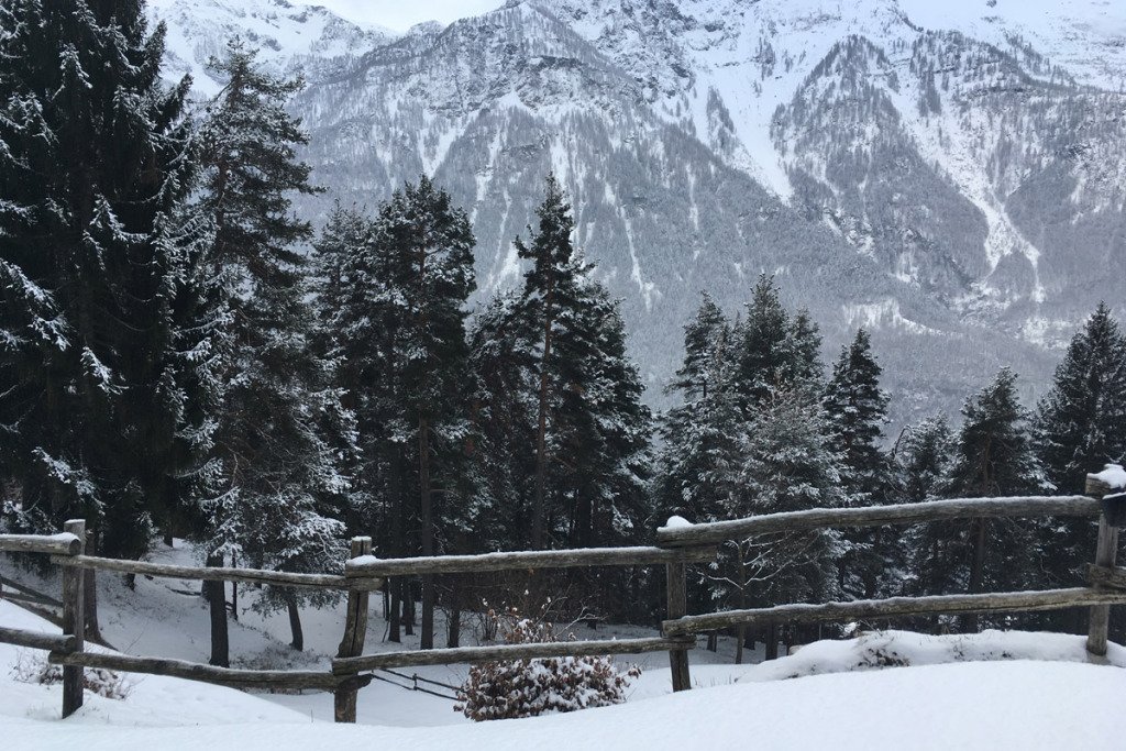 Snowboarding with the Girls: San Domenico and Domo Bianca ownthetrail.co.uk/2018/03/14/sno…