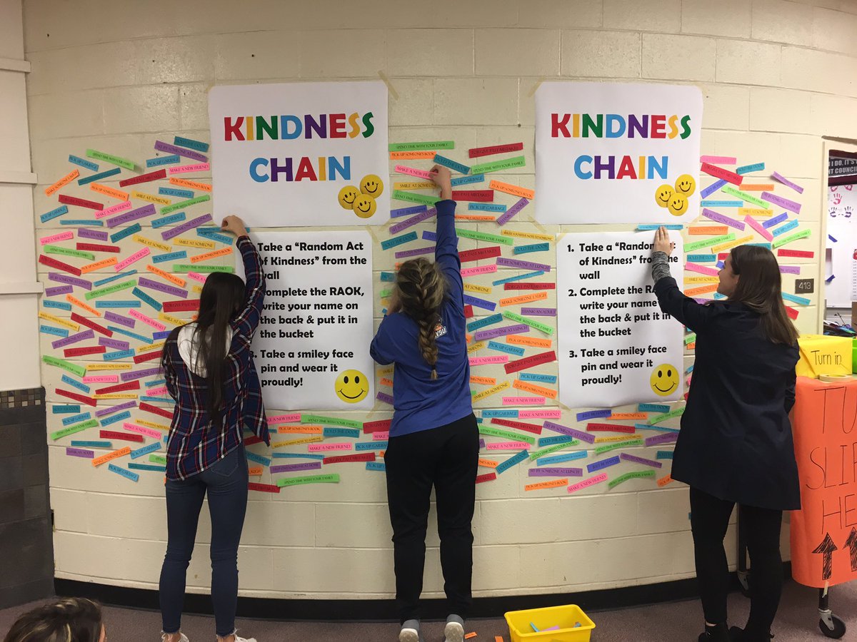 HFIIStuCo's tweet image. Come grab a kindness link during 4th hour!!