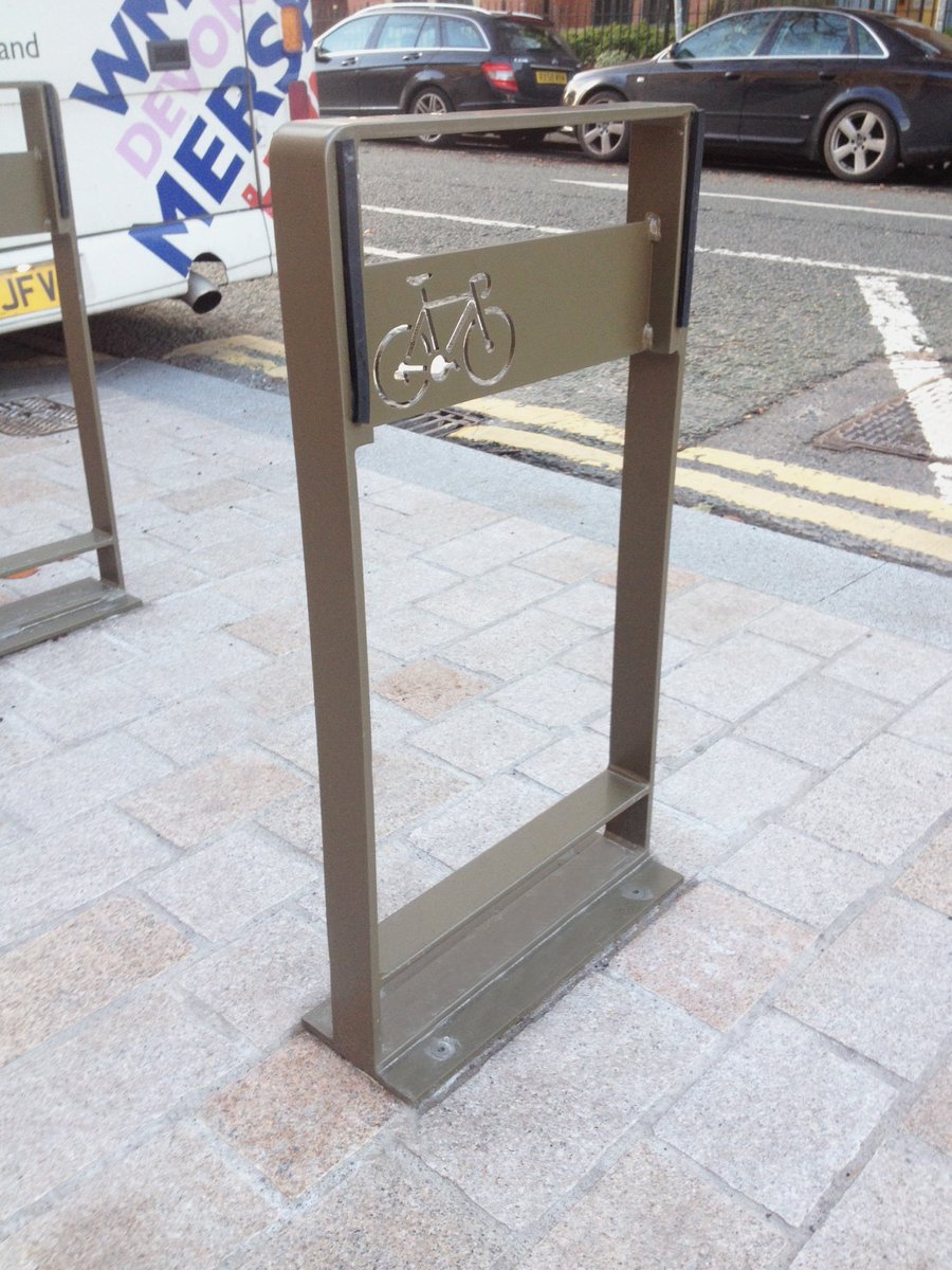 We manufacture bespoke #cycle stands in-house! They can be made in any colour with laser cut logos and designs to suit the surrounding landscape ow.ly/9uyo30iWnjH #cycling #parks #security #urbanrealm 🚴‍♂️