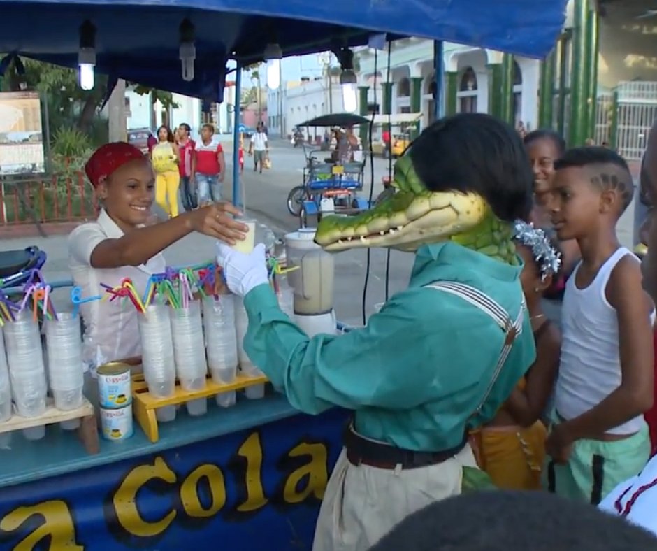KocoOfficial's tweet photo. Koco disfruta de una #piñacolada #pinacolada #Cuba #koco https://t.co/kwHYKwQc9S