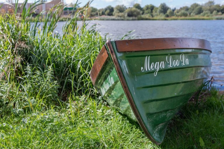 EscapesHabitat's tweet photo. Join us on Monday 2nd April for a Dawn Canoe Safari.
Taking place at first light, you will paddle a stable open canoe across a glassy lake visiting the best vantage points in this unique nature reserve. If you are lucky you may glimpse the Lower Mill Beavers! https://t.co/jQuZAw1TSg