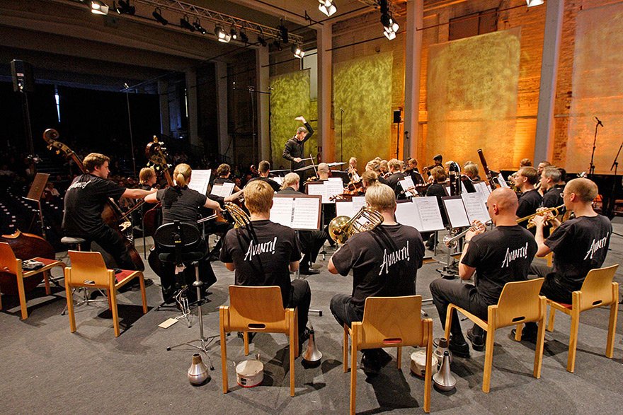 Suomen kärkimuusikot vetoavat Avantin puolesta: "Ministeriö rankaisee syytöntä orkesteria omasta välinpitämättömyydestään." rondolehti.fi/tuoreimmat/uut…