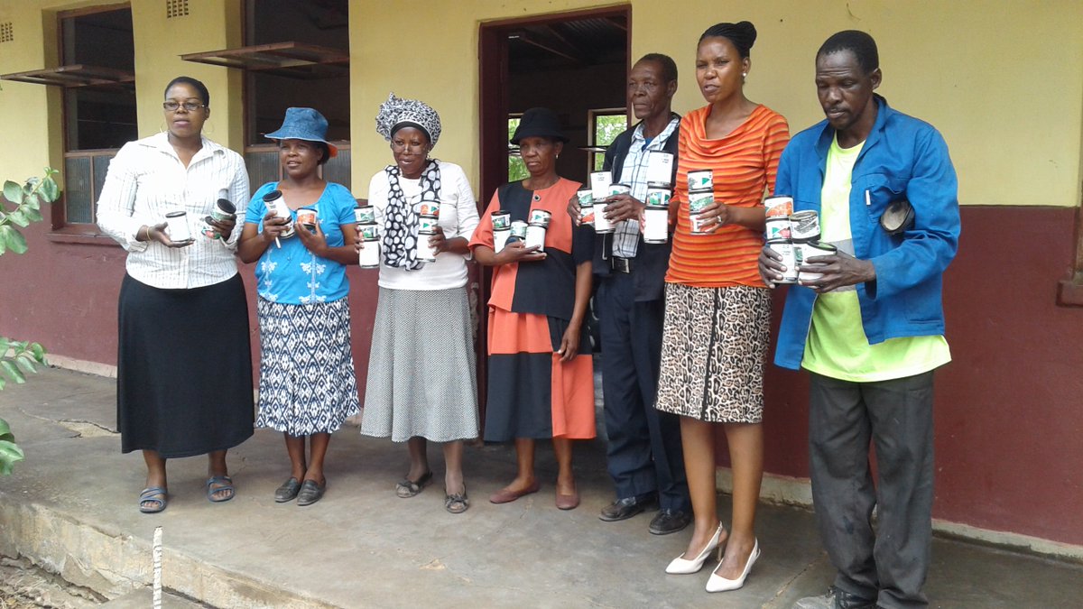 eduplantza's tweet photo. At the EduPlant workshop 4 & 5 at Leubaneng Primary School, Waterberg, Limpopo, our educators were very excited and happy to receive their resources for this round of workshops. Everyone has begun preparing for the finals in October 2018. #EduPlant #GrowYourOwn #Competition2018 https://t.co/vwDhFxZWqC