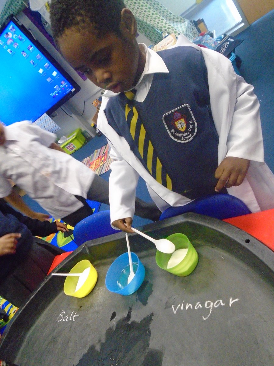 MatthiasN16EYFS's tweet photo. Oh no! some of our toy creatures got trapped in ice. We had to find ways to make the ice melt. Can you guess what worked and what didn't? #EYFS #EYscience #understandingtheworld https://t.co/fV8yVco12Q