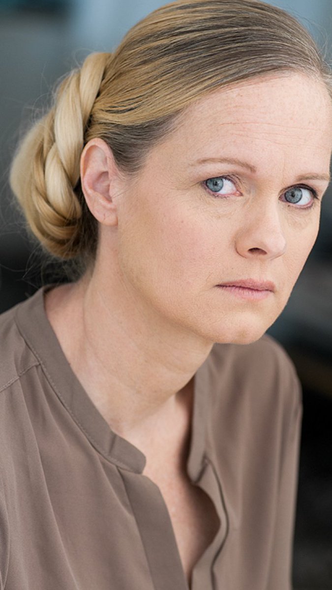 MsRoese's tweet photo. Professional Character Shot.  Thoughts? https://t.co/XOcZLIddrA