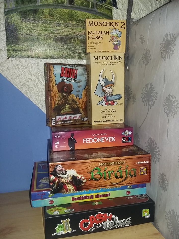 djsunyika's tweet photo. @daev_FWG @Kacicsal @pinguinfighter @malnaspite @bzmusichungary  Amióta létezik a Fun With Geeks azóta csak gyűjtögetem a szépségeket. Van ami nincs a képen de megvan még egy pár. TI vagytok a kedvenceim.#vörösvezér#Kacica #TeamBZ #Vikicica #teamdaev (#teamnemdaev) https://t.co/Tv9c563kug