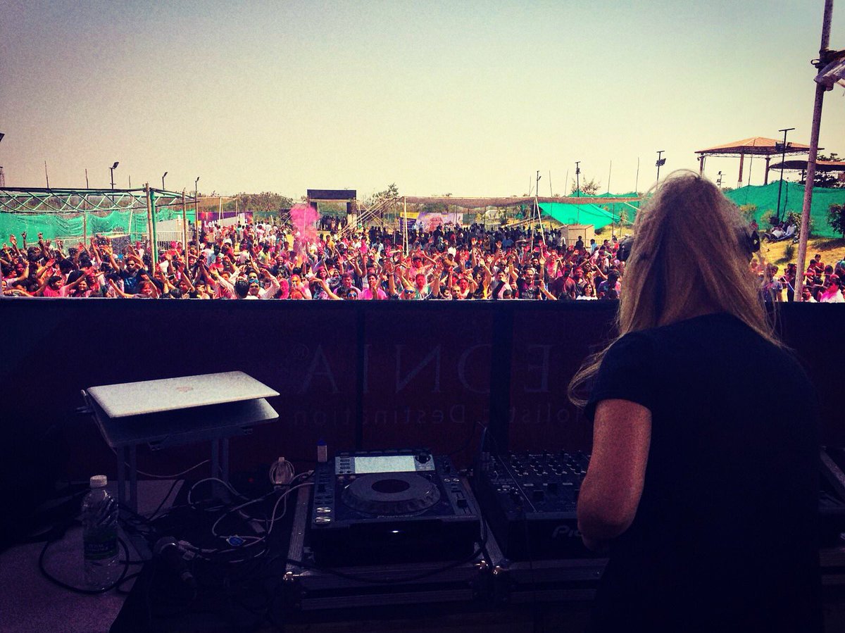 Holi Festival 💙💜❤️💚🧡 #dj #djane #djanetop #party #holi #festival #event #india #tour #edm #trap #hardstyle #psytrance