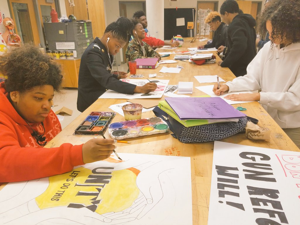 shaunadelong's tweet photo. Gearing up for The national walkout with our protest 🎨#apsfineart #NationalSchoolWalkout #apsmhjhsJaguars https://t.co/Q5MLk1S3Jn