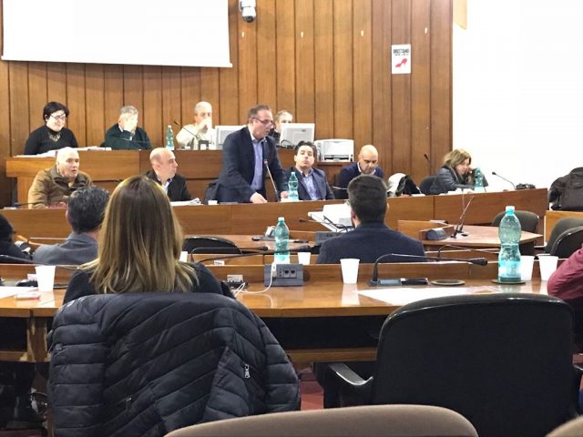 SardReporter's tweet image. Oristano. Consiglio comunale: approvato il bilancio di previsione 2018 - sardegnareporter.it/14/03/2018/ori…