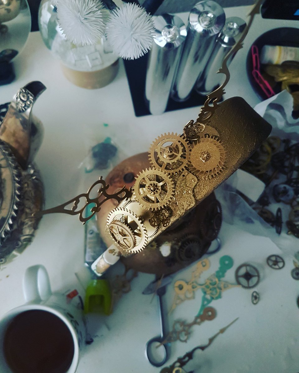DearDaedal's tweet image. #crafting for a gig this weekend #handclock #steampunk