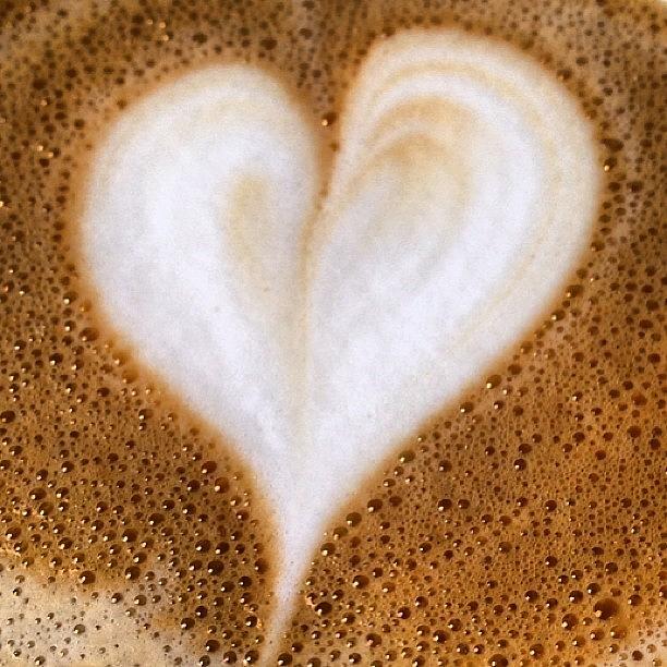 orangekeydesign's tweet photo. Just had a great meeting with the fabulous @JACKIEOSBORNE55 and the lovely Jordan @LocalBuzzMags.  A great #localbusiness supporting fellow local businesses. #Hungerford #Newbury #BerkshireNetwork https://t.co/WofubPiNsI