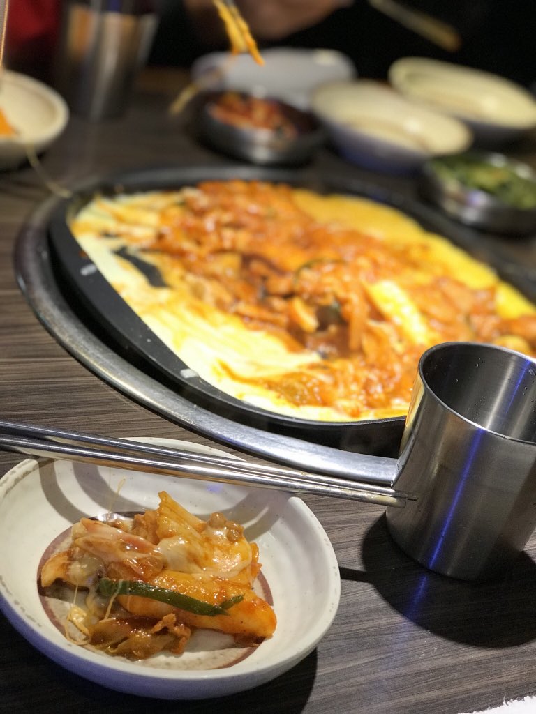 Merry35936728's tweet photo. 新大久保行ってきました〜😳

久しぶりにいったけど、品揃え増えないかな🙄 https://t.co/qDBlzl5OgR