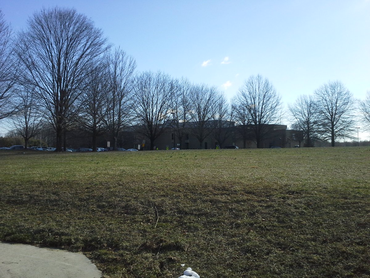 kamv9's tweet photo. 10:05 at fallston high nothing video crews here from channels 2 and 13 https://t.co/19I7rBX5S3