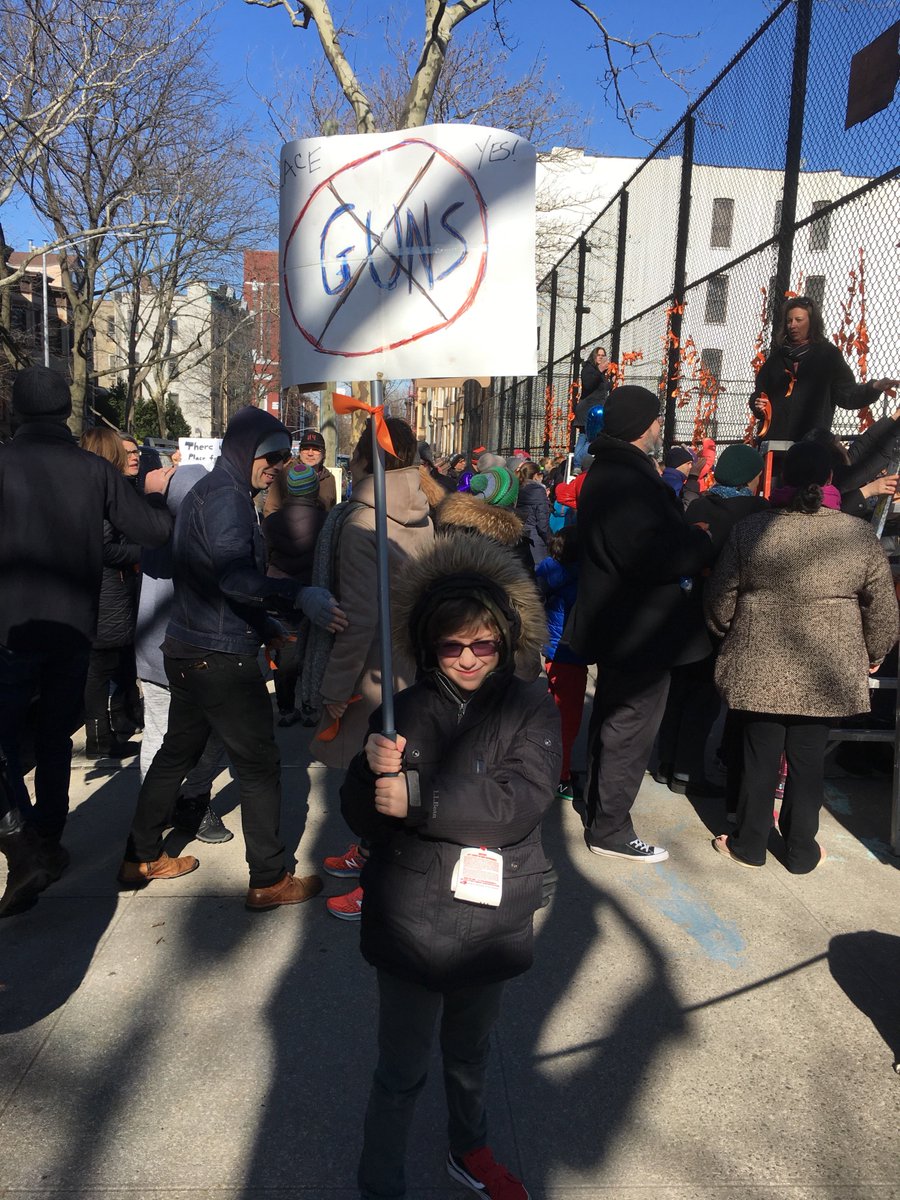 TommySafian's tweet photo. My son Jaxon joining hundreds of students and parents at #PS321 in NYC for #StudentWalkout to support #GunControl https://t.co/Nw8oOs3rgW