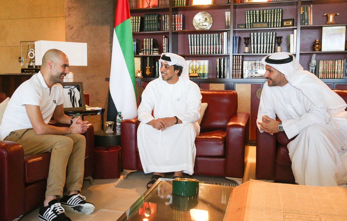 لقاء سمو الشيخ منصور بن زايد آل نهيان @HHMansoor ورئيس النادي خلدون المبارك مع المدير الفني بيب جوارديولا.

#السيتي