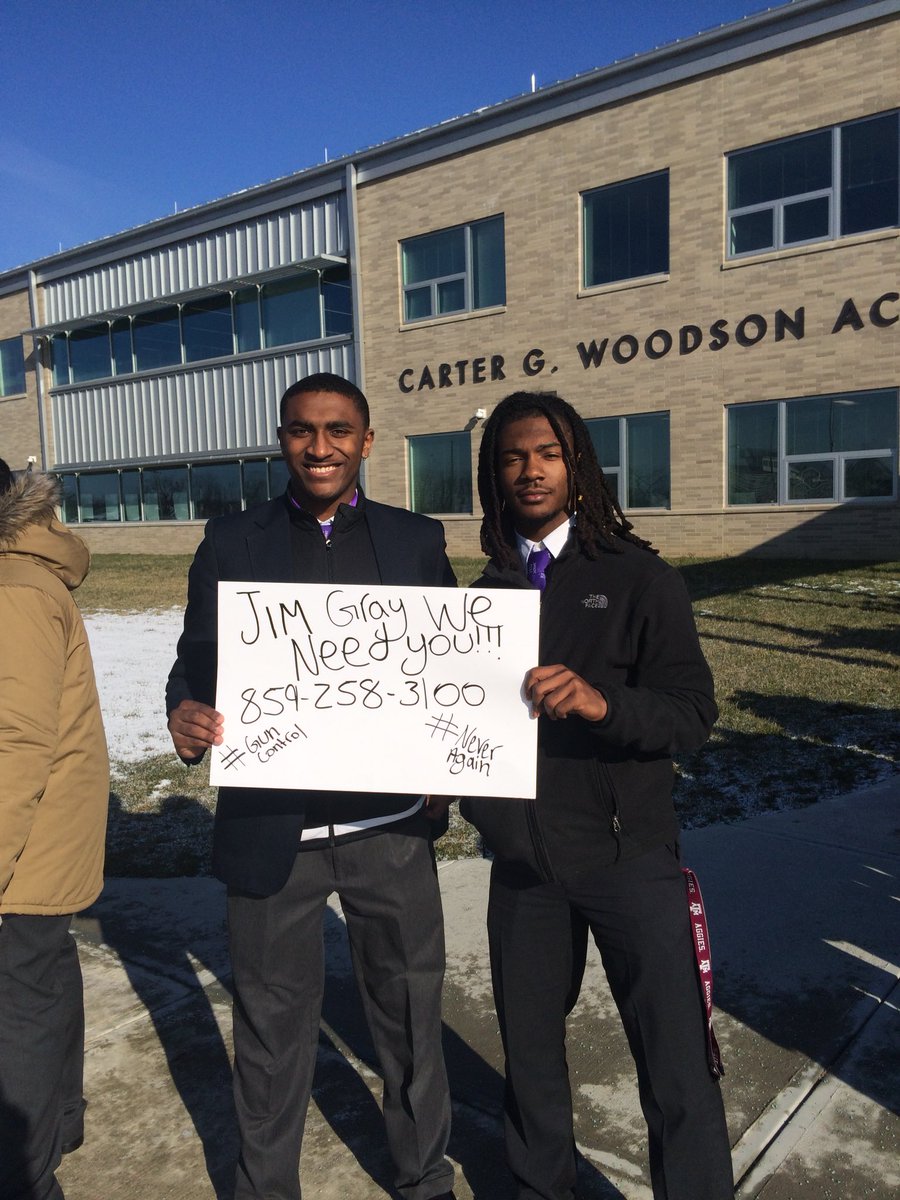 cgwacademy's tweet photo. Scholars are walking out in memory of the victims of gun violence.
@FCPSKY #FCPSstudentvoice #CivicallyEngaged https://t.co/0Vnirnmz7O