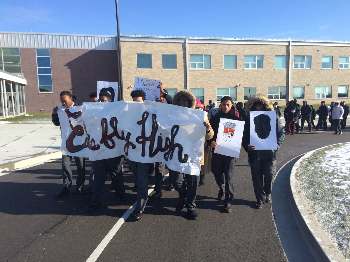 cgwacademy's tweet photo. Scholars are walking out in memory of the victims of gun violence.
@FCPSKY #FCPSstudentvoice #CivicallyEngaged https://t.co/0Vnirnmz7O