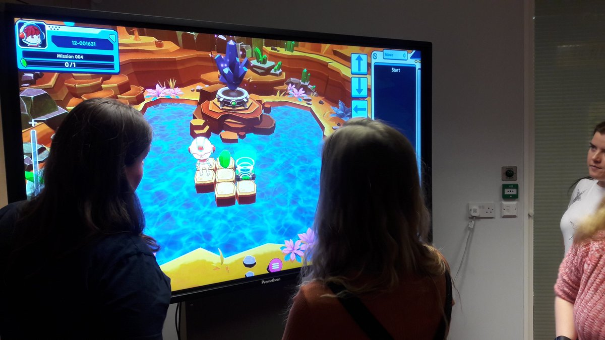 kiara_harrisEHU's tweet image. Having a great time learning how to use a @PrometheanUKI board #codinggalaxy