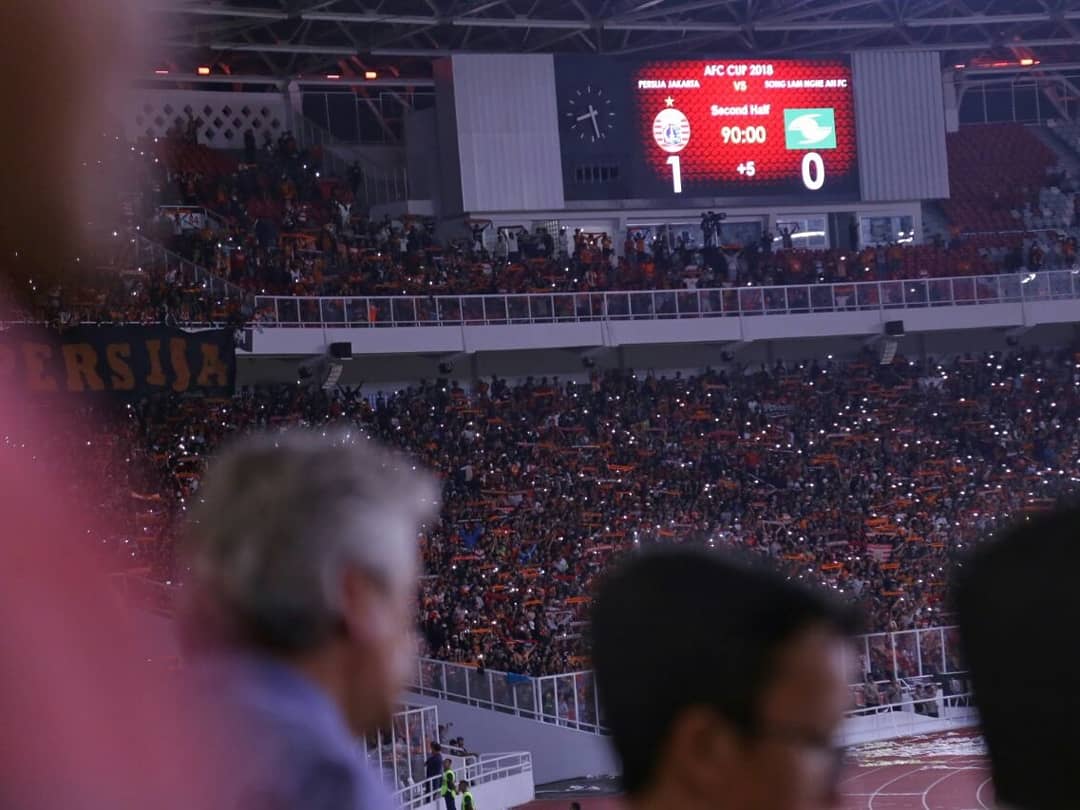 .<a href="/Persija_Jkt/">Persija Jakarta</a> tak pernah kendor... 
Gol pertama dianulir, Persija makin menggempur. 
Gol kedua dianulir, Persija makin menyerang. 
Gol ketiga masuk... dan suara puluhan ribu penonton meledak... GBK bergetar... 
.
Macan Kemayoran Mengaum 💪
.
#PersijaDay 
#AFCCup2018