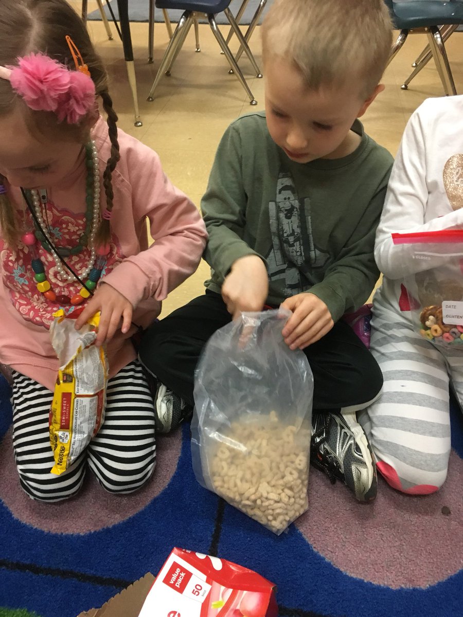 K_Deery's tweet photo. Following step by step directions to make rainbow trail mix! https://t.co/gWTD3gPeoG