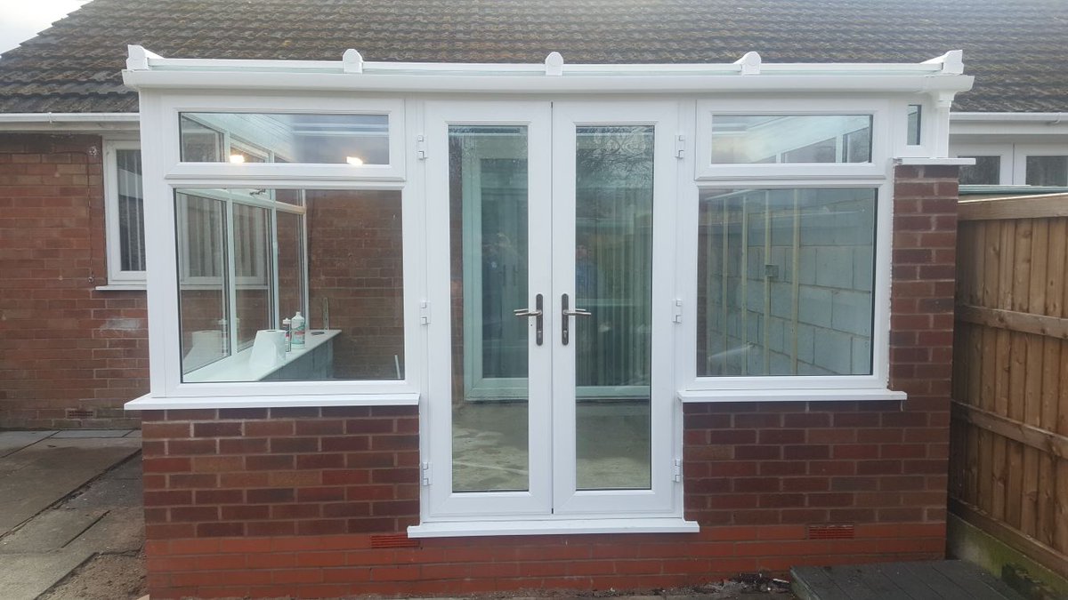 DonmacSolutions's tweet image. New white UPVC conservatory build #lookinggood #excellent