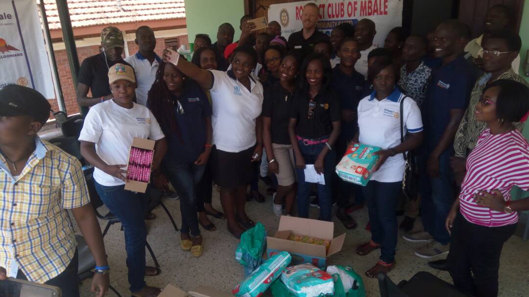 NAMATACAROLINE's tweet photo. #ThrowbackRct #Rotaract50 Celebrating new life at Cure Hospital https://t.co/tfamXQiil3