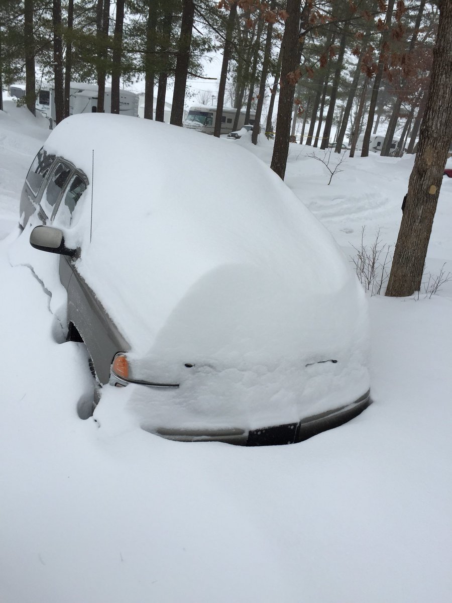 ExtremeRVing's tweet photo. @GalsWander @RoadtripC @NothingButNE @HHLifestyleTrav @MadHattersNYC @mitziplayer @suziday123 @always5star @MoMo_SanDiego @loveGoldenHeart I remember the winter of 2014/2015 in Massachusetts. It was my 2nd New England winter, and my LAST 🤣 #desertfloweratheart #ExtremeRVing #rvlife #leaveordinarybehind https://t.co/bJhmkj2ipw