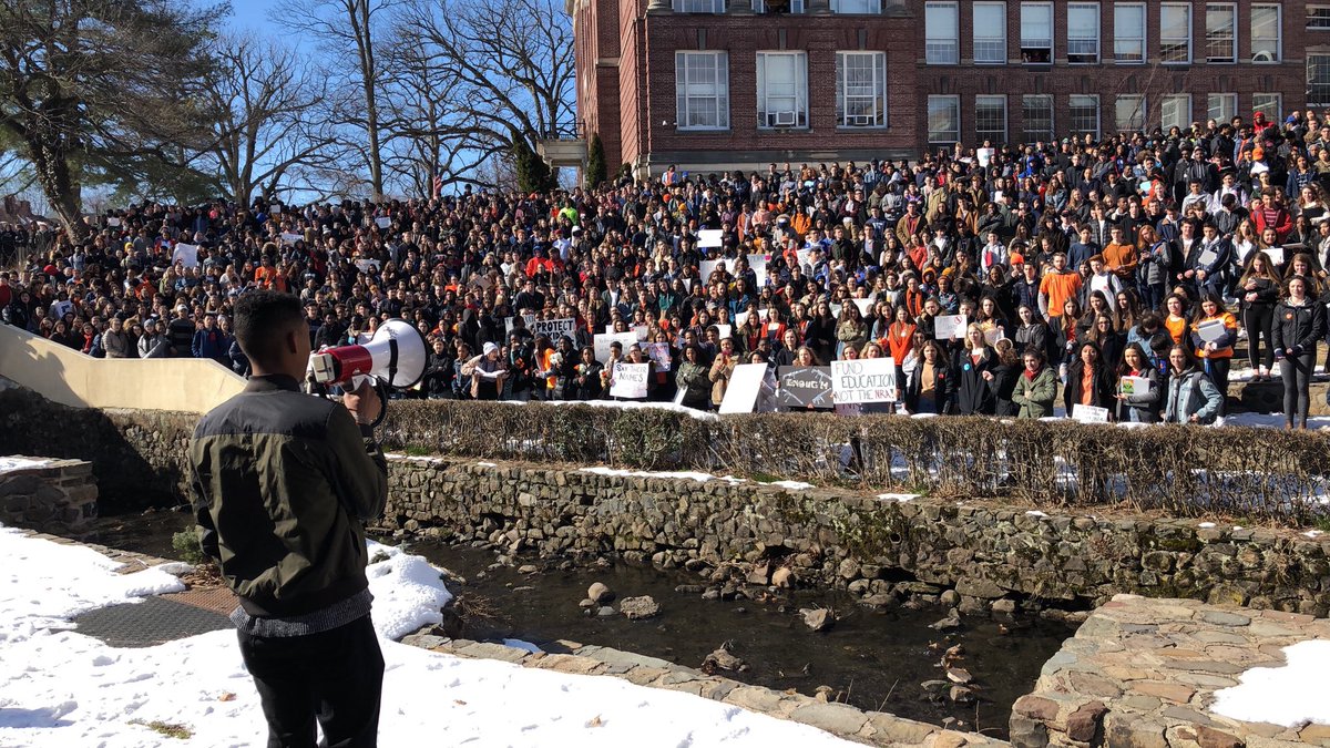 2banksii's tweet photo. Montclair High School will not be silenced, we stand with Parkland #Enough 🧡🧡🧡 https://t.co/NlsIz501sI