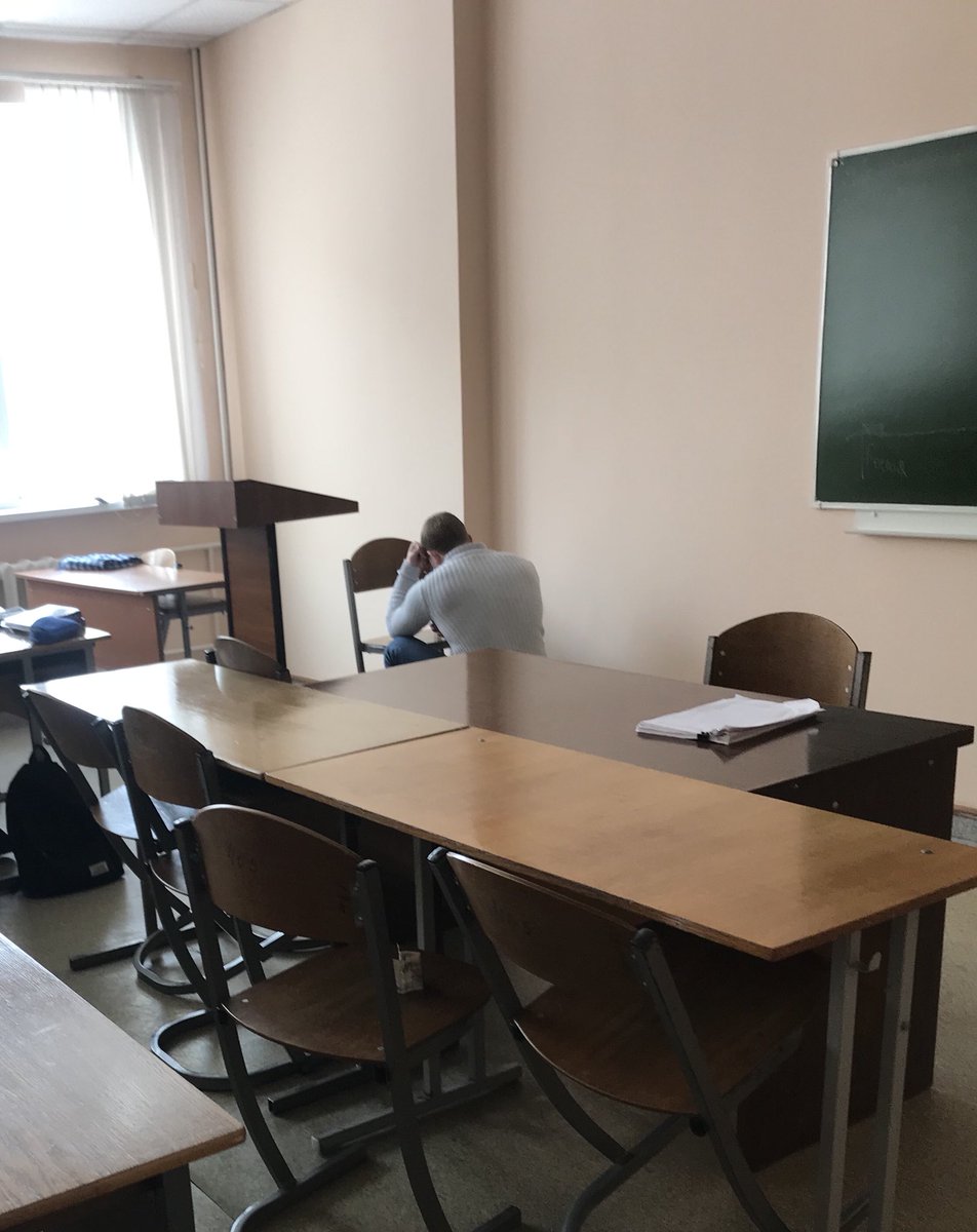 AndThe_'s tweet photo. Максон загрустил https://t.co/tjunXMKtAh