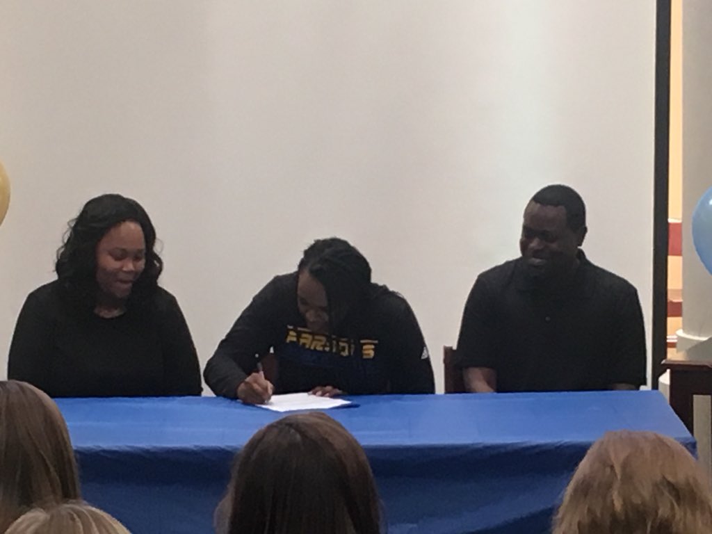 SCT_Wildcats's tweet photo. Jasmine Branford signs to play basketball with Snead St.
#SCTBuilt https://t.co/kqbVvh888e
