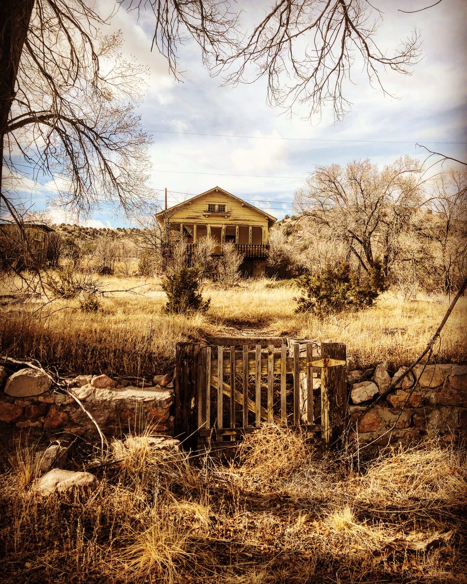 PDKristenAdams's tweet photo. When your real life Location looks like it could be a picture on a puzzle. #puzzlepictures #setlocations https://t.co/isBeYjs1iv