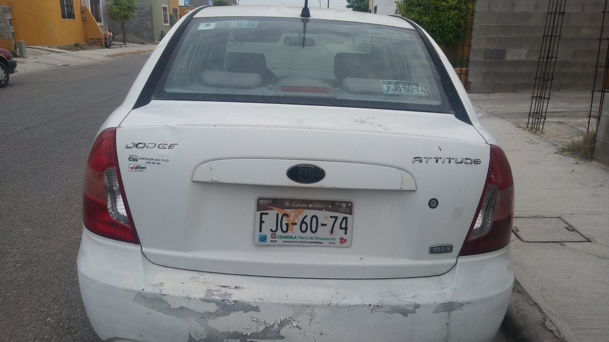 ChavaRU's tweet photo. Me reportan éste vehículo de la @SS_Coahuila que lleva meses estacionado en via pública, en la calle chaparral del fracc. Rancho los compadres, para atención del cuerpo de inspectores @MpioPNegras @VozCiudadanaPN
#ReporteroUrbano
#CompromisoCiudadano https://t.co/7vInL1TmYT