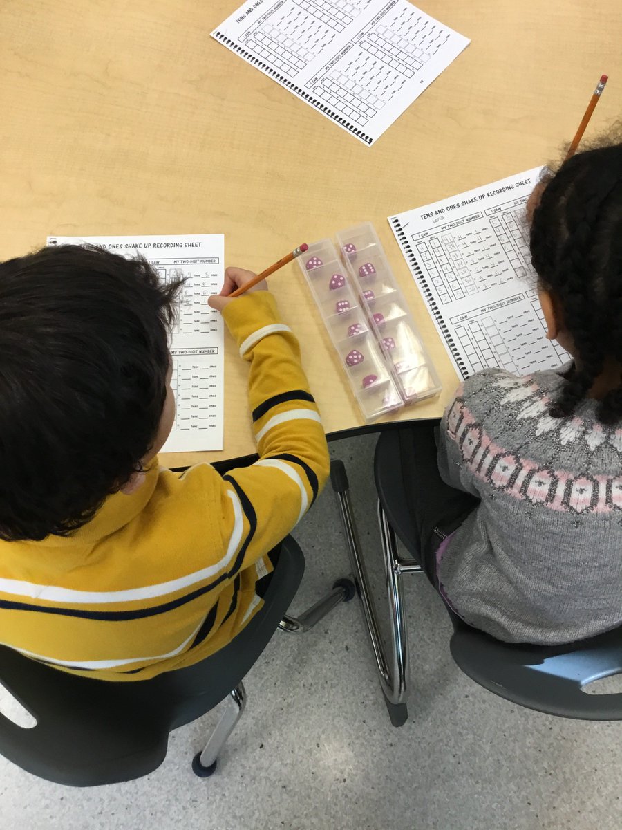 Norwood_EPSB's tweet image. The #ToogoodTwos are busy learning new math games! #NorwoodNumeracy #LearningInDifferentWays #EPSB
