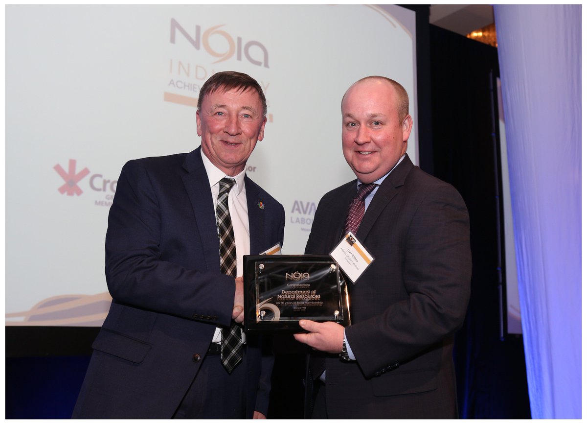 EM_GovNL's tweet photo. On Friday, @NoiaNL Chair Liam O'Shea presented Deputy Minister Gordon McIntosh with an award to the Department of Natural Resources recognizing 30 years as a Noia member and contributor to the local oil and gas industry. https://t.co/zPUyYoOMoG