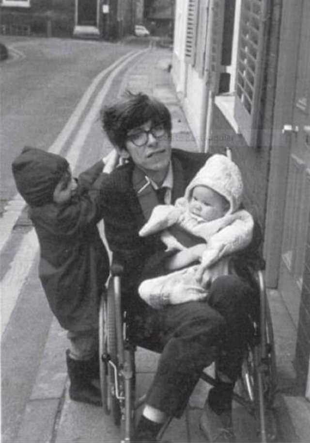 ruffoperez's tweet photo. A one in a generation man is gone: Stephen Hawkings. A believer in artificial intelligence, although frightened by it, left an amazing legacy. Wondering who’ll continue his effort on understanding the universe. https://t.co/ttNAWpRXUm