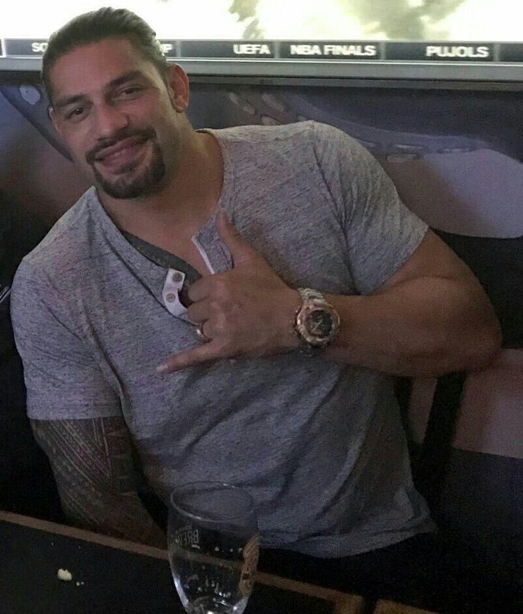 GuyRomanReigns_'s tweet photo. Good morning https://t.co/Iz6e18fqdU