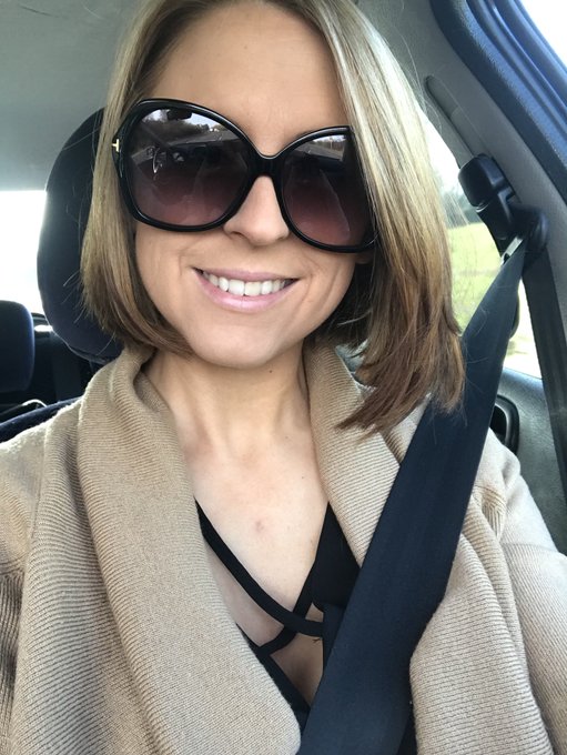 So glad the sun ☀️ is out today so I can rock my @TOMFORD sunglasses 🕶 #tomford #luxurylife #blessed<a href="/tag/blessed"class="tags"><span>#blessed</span></a><a href="/tag/glamour"class="tags"><span>#glamour</span></a><a href="/tag/tomford"class="tags"><span>#tomford</span></a><a href="/tag/luxurylife"class="tags"><span>#luxurylife</span></a>