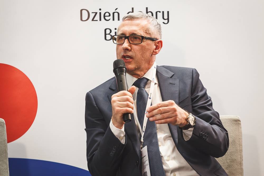 LASERTEC_TYCHY's tweet photo. Prezes @LASERTEC_TYCHY - Jacek Jawor na konferencji „Polscy przedsiębiorcy mówią o...” o dofinansowaniu dla spółki innowacyjnej z sektora MŚP i znaczeniu państwowego sektora finansowego dla firm w obszarze innowacji technologicznych. @iptg_pl @SpaceDigitalG #ARP #PKOBP #KGKMZANAM https://t.co/f8ekAARZoz