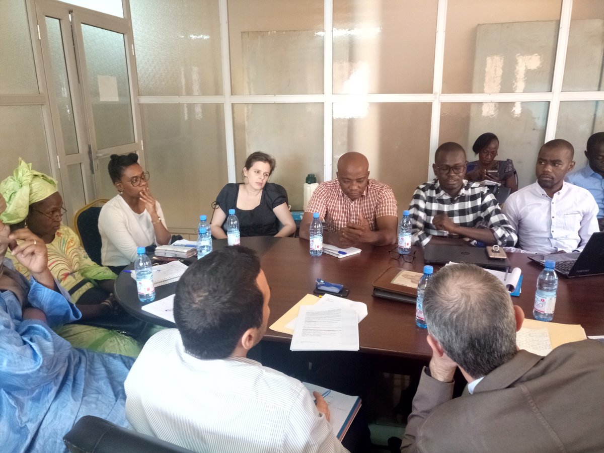 Reunion au bureau d'<a href="/ACORDAfrica/">ACORD</a> Mali avec des représentants de l'<a href="/UEauMali/">UE au Mali</a> , le 25/01/2018 facebook.com/projetjpa/post…