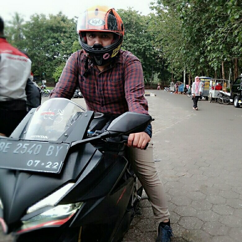 Bahri21091's tweet photo. #FotoProfilBaru https://t.co/ywt1Rv65ZL