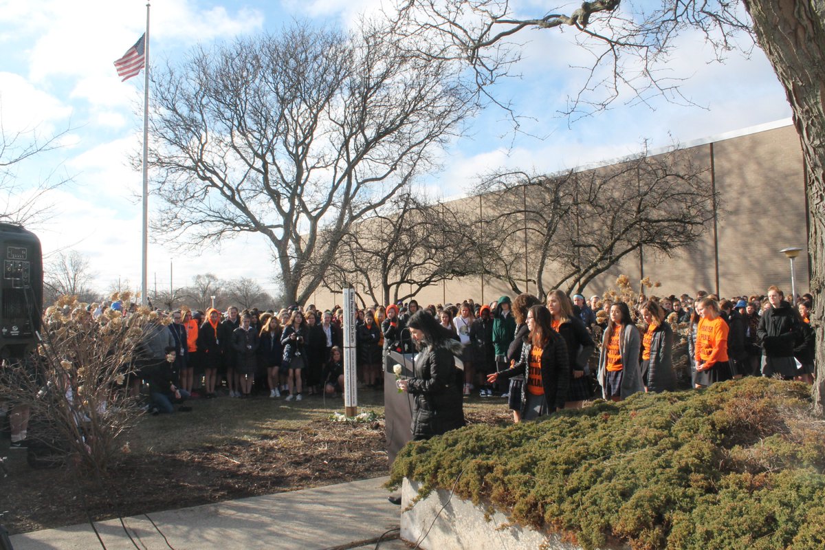 MercyHighMI's tweet image. Mercy united to pray and promote strength of voice for healing, resolution and nonviolence in schools. As Mercy we will choose love not fear. We will choose healing not judgment. We will choose to include not exclude. We will choose peace not violence. We will work for good.