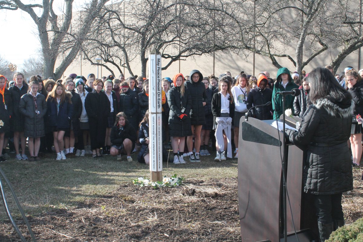 MercyHighMI's tweet image. Mercy united to pray and promote strength of voice for healing, resolution and nonviolence in schools. As Mercy we will choose love not fear. We will choose healing not judgment. We will choose to include not exclude. We will choose peace not violence. We will work for good.