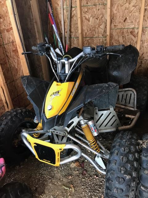 edmontonpolice's tweet photo. #yeg and surrounding area PLEASE SHARE! A truck with 2 Old English Bulldogs inside was stolen on Monday. If you have any info regarding the whereabouts of these dogs, the truck and/or the ATV that was in the truck, please contact EPS 780-423-4567. https://t.co/cGwGw3c7QW https://t.co/GnPHrQVtP5