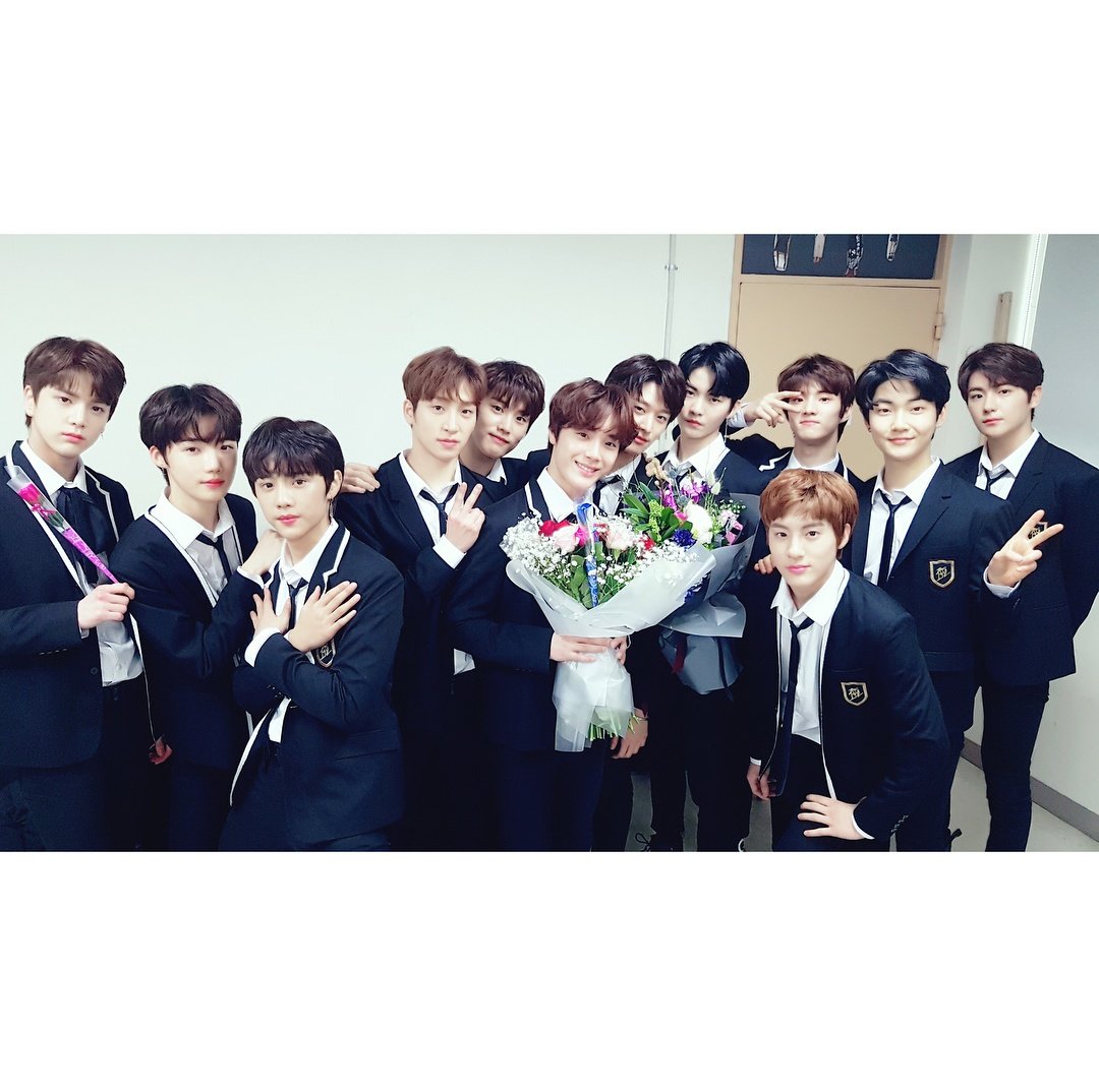 theboyzpics's tweet photo. HAPPY #100DAYS TO OUR BOYZ♡♡ i love them so much😭💕 https://t.co/wWzULQLXL4