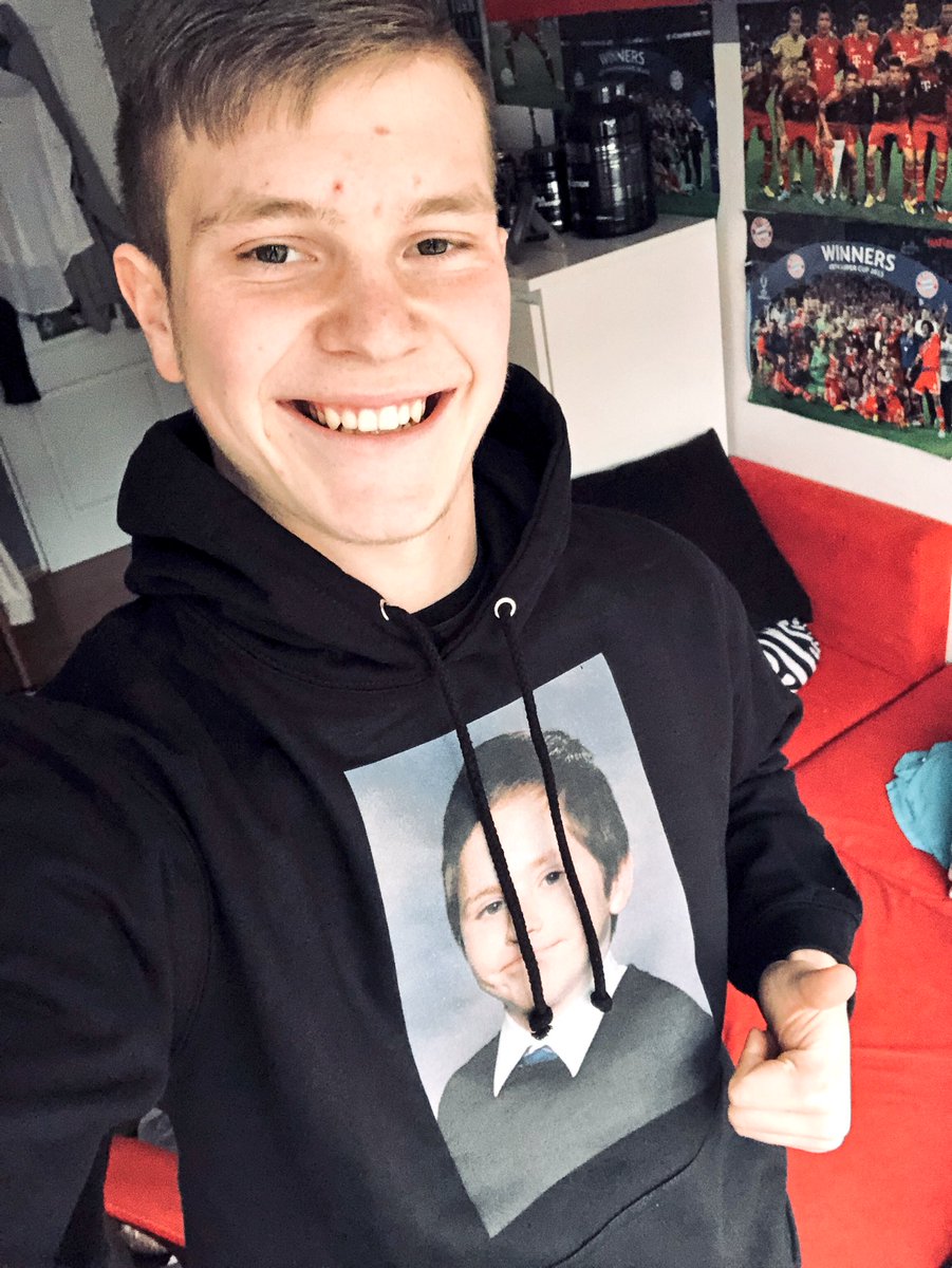 CooRfu's tweet photo. I am loving this hoodie 🙌and I’m already having a nice 👍 #haveanice @DavidVujanic https://t.co/lKMTPtDtpK