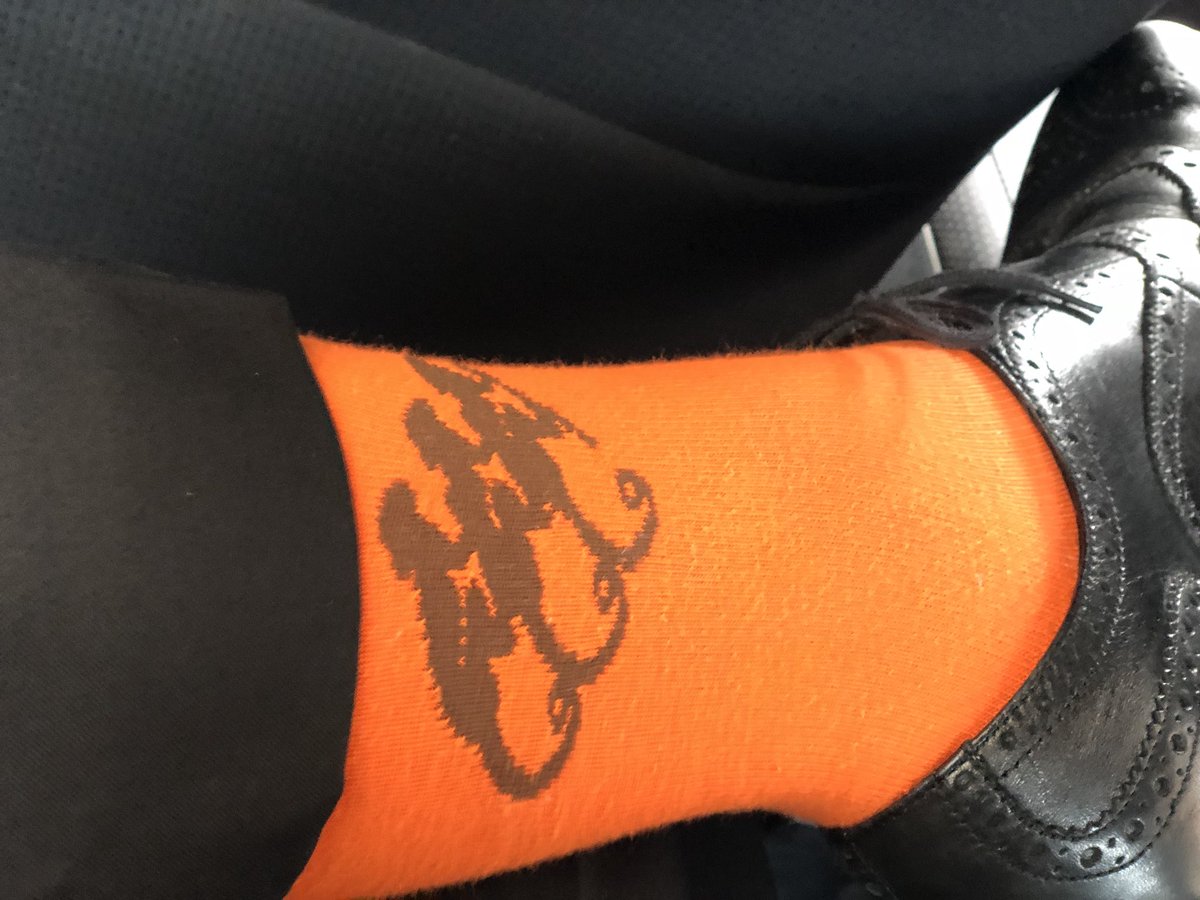 OrthopodReg's tweet photo. Today feels like an....orange 🐒🐒🐒 #sock kinda day.
#docsock #surgsock #fashion #IMakeThisLookGood #ICRE2018 https://t.co/mOojEX7pHD