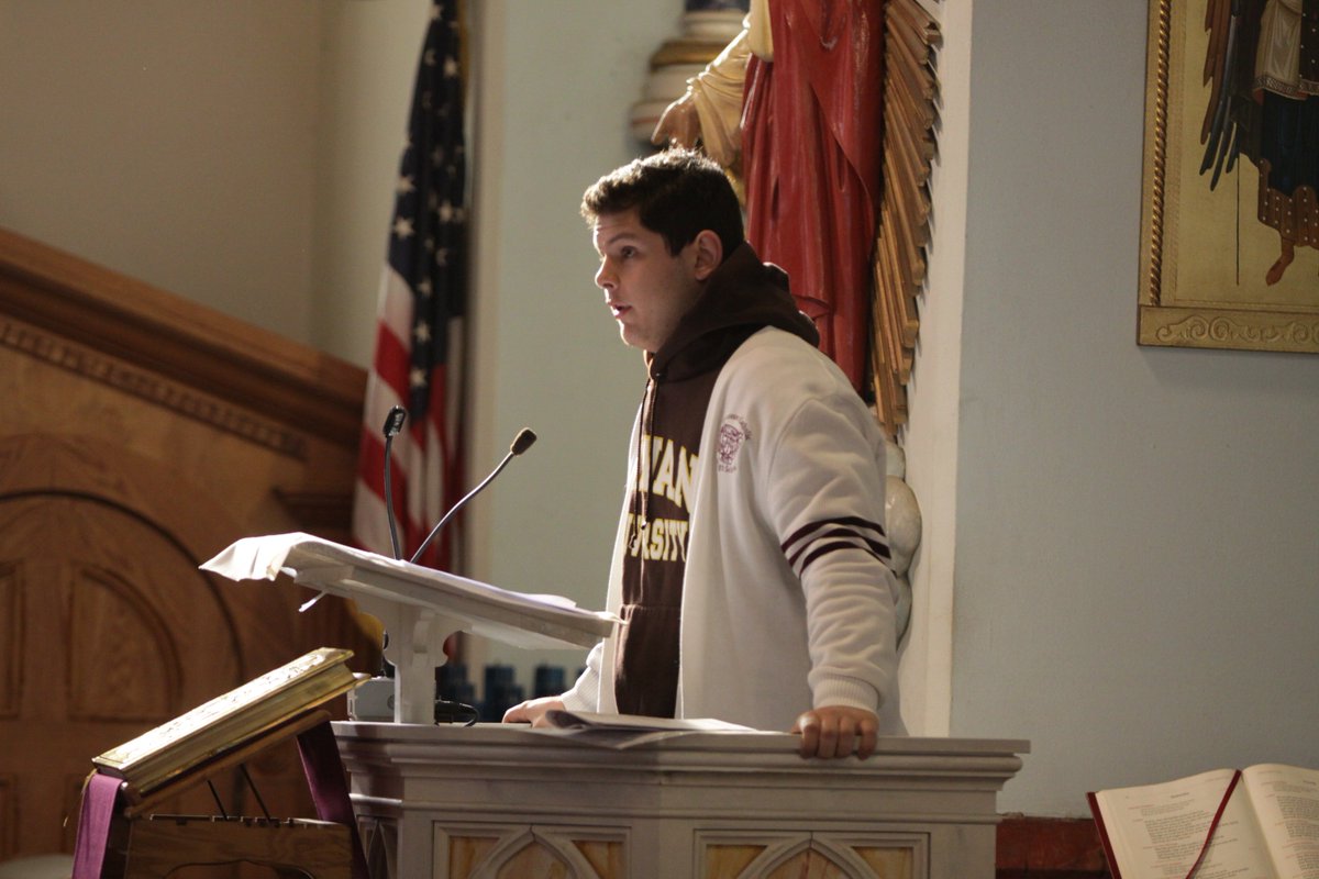 camdendiocese's tweet photo. Today, @GCHSRams students held a procession and prayer service in honor of the 17 students and faculty who lost their lives in a school shooting at Marjory Stoneman Douglas High School in Parkland, FL, one month ago today #NationalSchoolWalkout #prayoutforpeace https://t.co/DLquTmIOGn