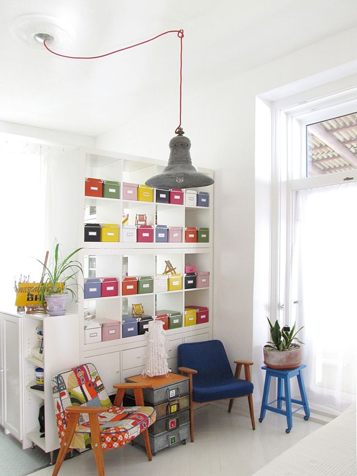 Le fauteuil "366" de Jozef Chierowski est un incontournable du design de l'Est et s'adapte à toutes les intérieurs ! Trouvez le votre chez Design Market : goo.gl/cA5CGJ
#interior123 #interiordesire #interiorstylist #houseenvy #midcenturymodern #design #housegoals